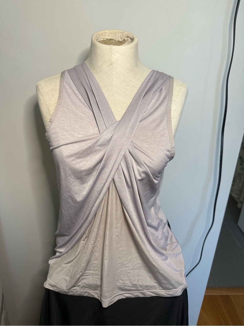 lululemon athletica Sleeveless Twist-Front Tank in Light Lavender